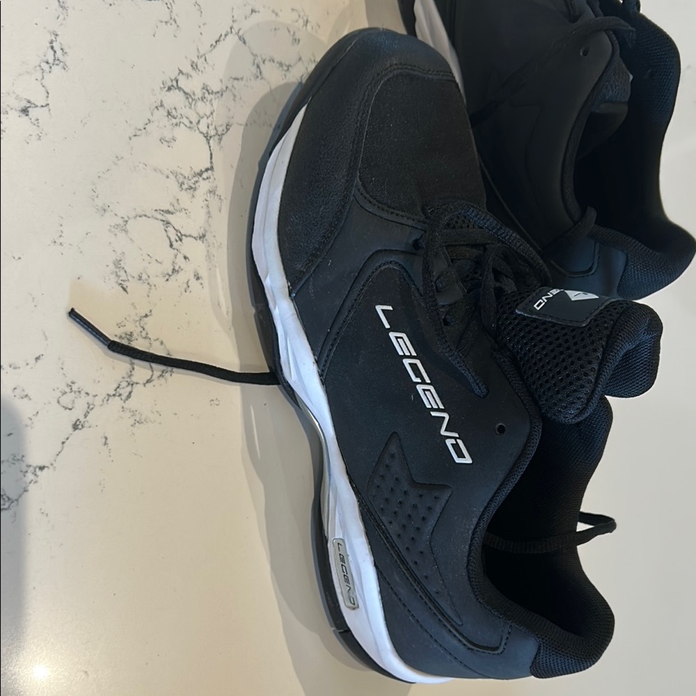 Del Hockey Black and White Athletic Shoes with Cushioned Sole